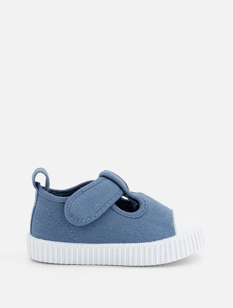 Plain canvas shop sneakers